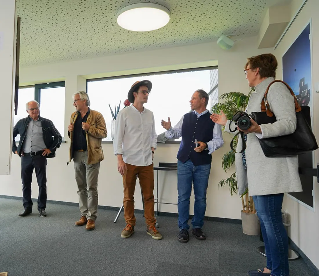 Gäste bei der Eröffnung im Jakobskreuz
