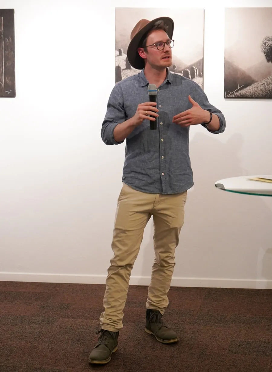 Günter Leiter bei der Ausstellung